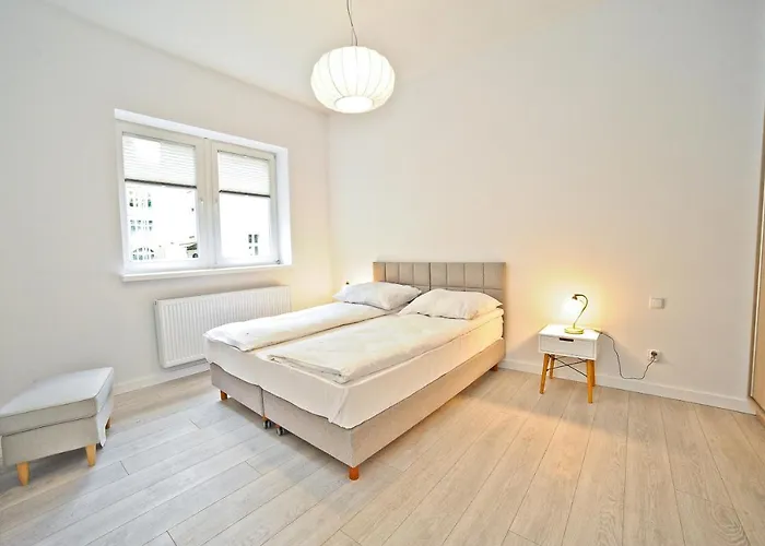 Family 50 M From Monte Cassino By Grand